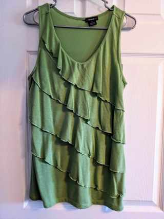 LAYERED FRONT GREEN SLEEVELESS - MISSES L-XLG - EUC- FREE SHPG