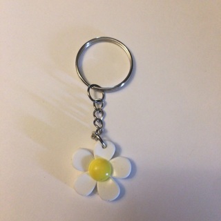 New Cute Daisy Keychain Read description before bidding 