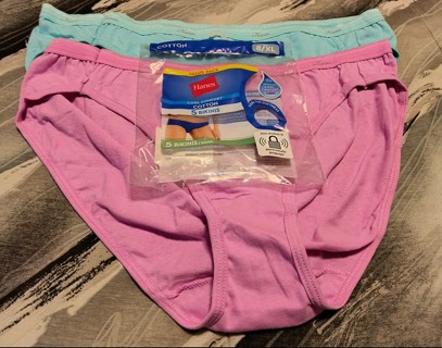 2 New Women's Hanes Panties - Size 8 XL 