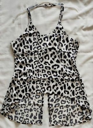 NEW w/ TAGS La Belle Roc Snow Leopard Print Top Medium