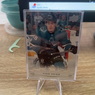 10 random hockey card