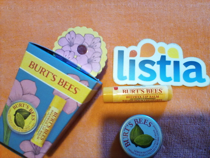 * Think Spring!!  Burts Bees gift set *