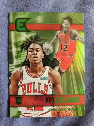 2021-22 Panini Chronicles Essentials Rookie Green Ayo Dosunmu