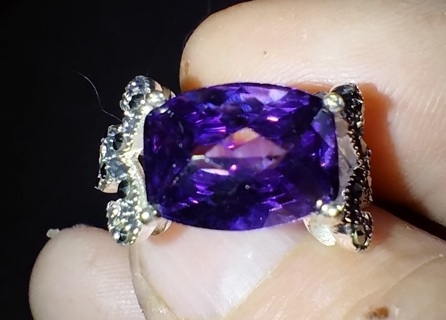 RING BEAUTIFUL STERLING SILVER SET WITH A FANTASTIC DEEP COLOR AMETHYST SIZE 6, 7 DAY SALE!