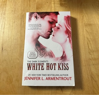 White hot kiss book 1 by Jennifer Armentrout 