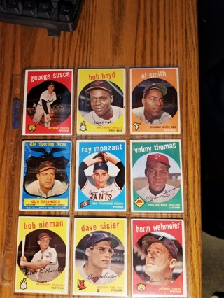 9 - LOT - 1959 TOPPS. VARIOUS CONDITION. READ