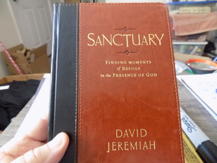 Leather bound David Jeremiah Sanctuary Finder moment of Refuge in the presence of God