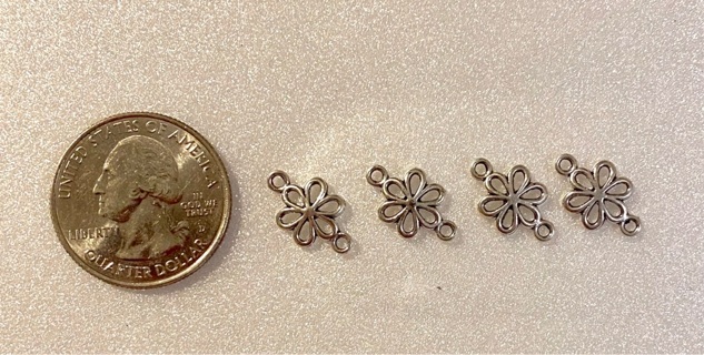 4 pc small flower charms