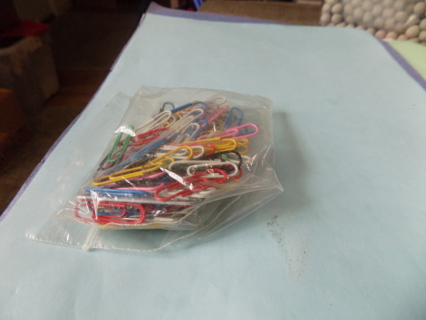 Baggie assorted color paper clips