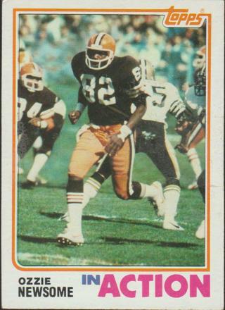 1982 Topps OZZIE NEWSOME #68 In Action Cleveland Browns Football Card