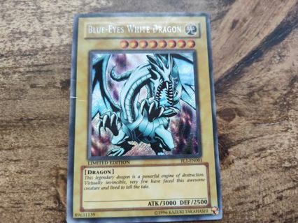 Yu-Gi-Oh Blue Eyes White Dragon - rare holo - heavily played