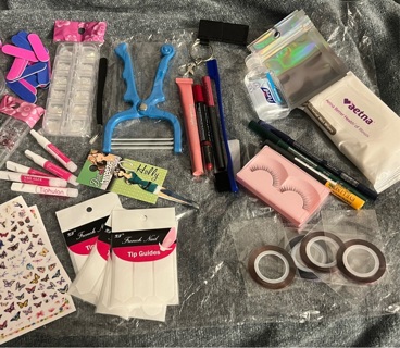New 100+ MAKEUP LOT!! Eye Pencils,Lipsticks, Nail Tape,Mini Files,Glue, Tweezers, Artfl Lashes…