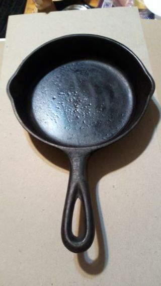 6-INCH WAGNER WEAR (SIDNEY).. VERY COLLECTIVE CAST IRON SKILLET